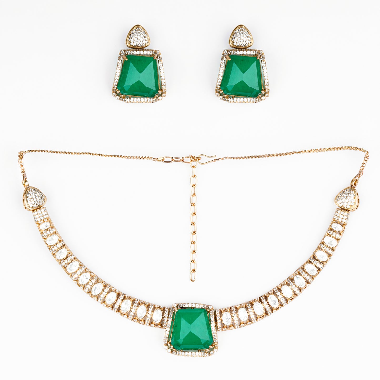 Emerald Éclat Necklace Set