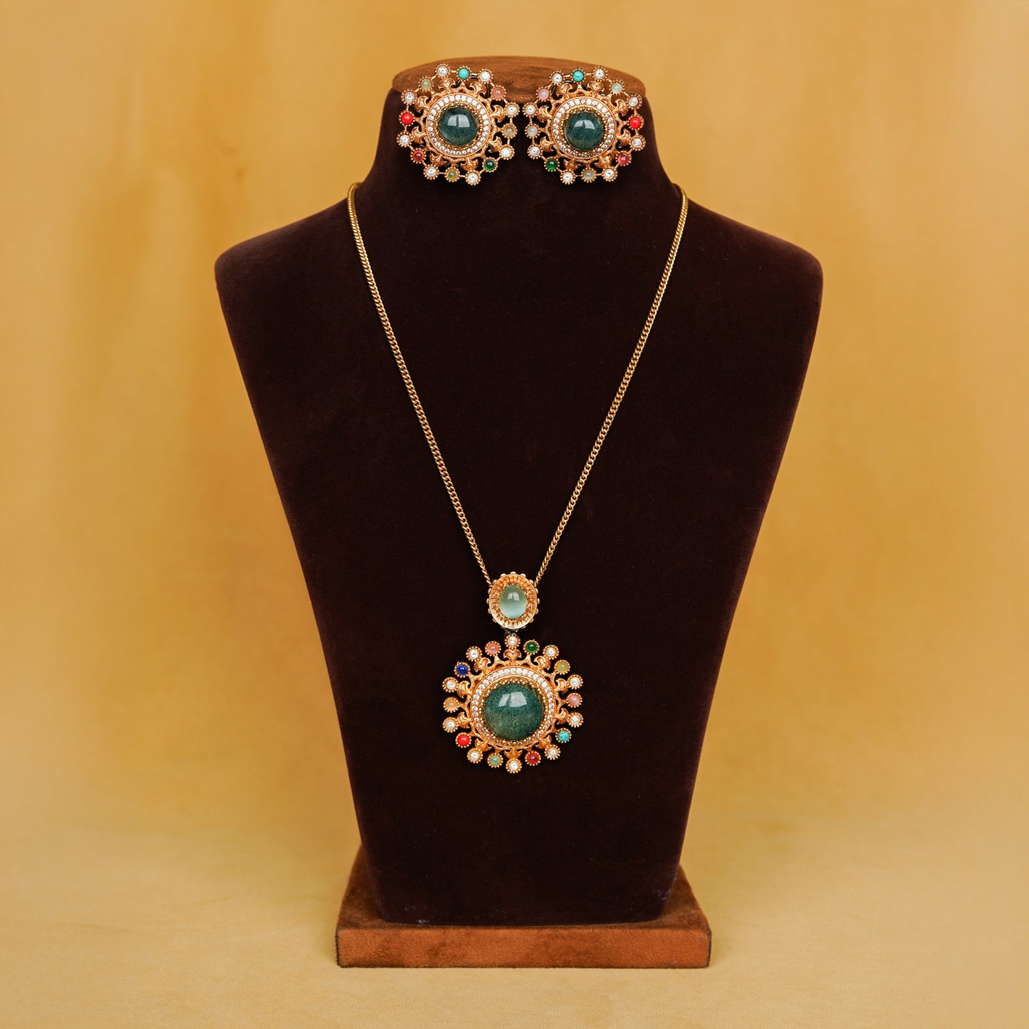 Navratna Radiance Set Green